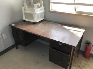 Office / Shop Desk w/ Rolling Bin.