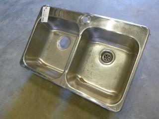 Double Basin Sink, 14" x 16", 30.5" x 20.5" Overall