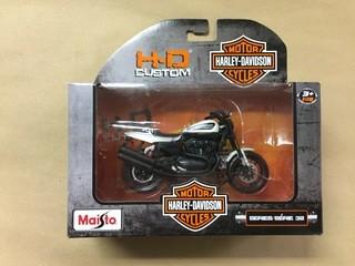 Maisto Harley Davidson "2011 XR 1200X" Die Cast Model, 1:18 Scale.