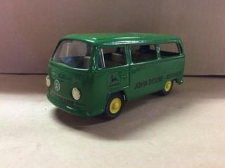 John Deere "Service Bus" Die Cast Model, 1:43 Scale.