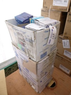 Qty Of Small And Medium Disposable Gloves C/w Dust Masks