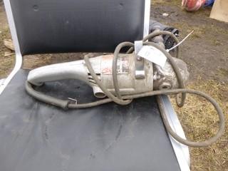 Skil 7-9in Angle Grinder *Note: Requires Repairs*