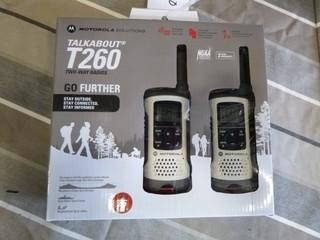 Motorola Talkabout T260 Two-Way Radio, C/w 22 Channels,  Dual Power, NiMH Rechargeable Battery, (Range of up to 25 Miles) (F1)