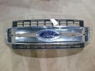 Ford F-350 Grill *Note: Crack On Logo*