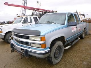 1995 Chevrolet Silverado 4X4 Super Cab Pick Up Truck c/w 4.3L V6, A/T, A/C, Showing 368,732 KMS, Challenger Aluminum Tool Box, Hitch Receiver, 265/75R16 Tires, VIN 2GCEK19S6S1208398 *NOTE:  Does Not Start*