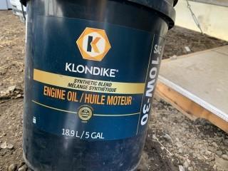 Klondike Engine Oil Sae 10W-30 .