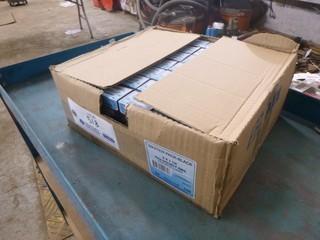 (1) Box Master Pack Of 1 1/4in Pan Socket Screws