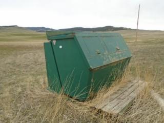 Selling Off-Site 7.5 Yard Hyd. Refuse Bin. (G) Located just north of Calaway Park For Viewing Call Jon (780)621-6499.