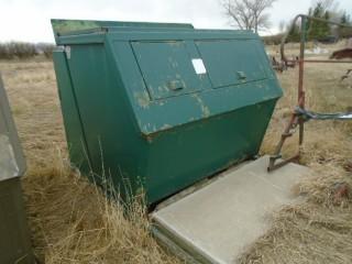 Selling Off-Site 4 Yard Hyd. Refuse Bin. (P) Located just north of Calaway Park For Viewing Call Jon (780)621-6499.