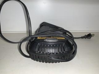 20 Volt Dewalt Charger DCB101.