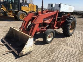 International 464 Tractor c/w FEL,  4 Cyl Gas, 3 Point Hitch, 540 PTO. Requires Repair.