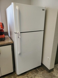 Haier Fridge/Freezer. SN BL04J7E9000TAF920686