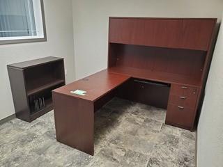 L-Shaped Office Desk C/w Hutch And Wood Shelf