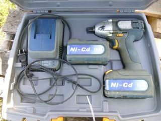 Mastercraft 14.4V Maximum Ni-Cd Cordless Impact C/w (2) Batteries And Charger