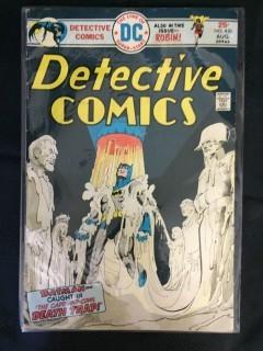 DC Batman Detective Comics Comic, No. 450. 