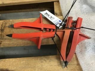 Tri-Pod Foot Posts.