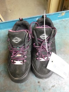 Workload Size 5 Steel Toe Shoes *Unused*