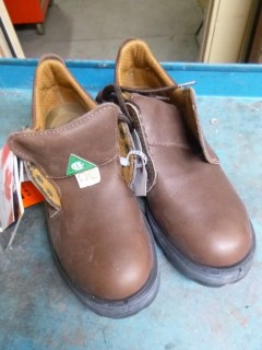 Royer Size 5.5 Steel Toe Shoes *Unused*