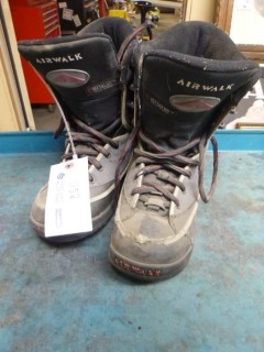 Airwalk M-Size 10 W-Size 11 Steel Toe Boots