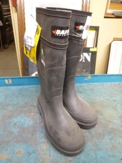 Baffin Size 4 Steel Toe Rubber Boots *Unused*