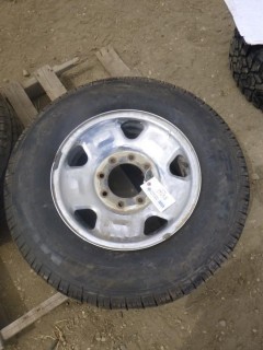 (1) Michelin LT 265/70R17 Tire w/ Rim