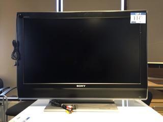 Sony KDL-32M3000 LCD TV.