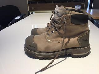 Dakota Steel Toed Boots, Ladies Size 8.