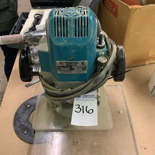 Makita 3612BR Router.