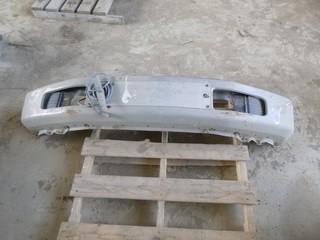 Front Bumper To Fit Ford *Note: Some Damage*