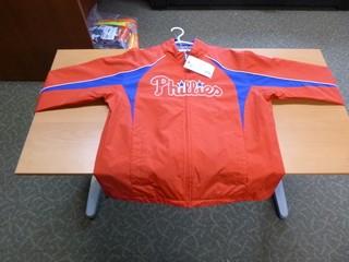 Size L Majestic Phillies Jacket