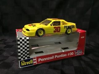 Revell Pennzoil Pontiac #30 Diecast Model, 1:24 Scale.
