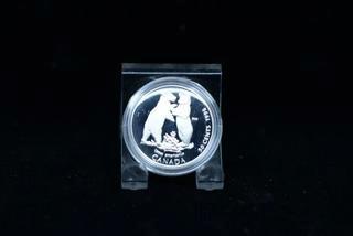 1996 Canada .999 Fine Silver Coin With Bears.