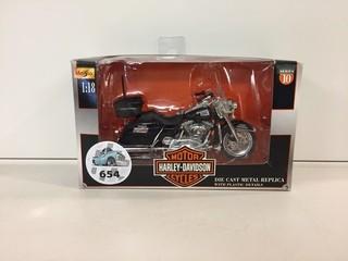 Maisto Harley Davidson Series 10 Highway Patrol Diecast Model, 1:18 Scale.