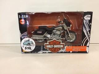 Maisto Harley Davidson Series 3 95th Anniversary Diecast Model, 1:18 Scale.