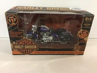 American Muscle Harley Davidson 2003 Road King Classic Diecast Model, 1:18 Scale.