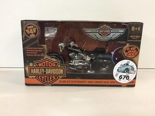 American Muscle Harley Davidson 2003 Heritage Softtail Classic Diecast Model, 1:18 Scale.