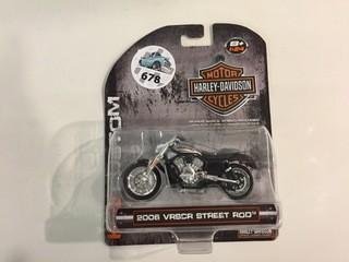 Maisto Harley Davidson 2006 VRSCR Street Rod Diecast Model, 1:24 Scale.