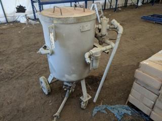 300 lb Sandblasting Pot