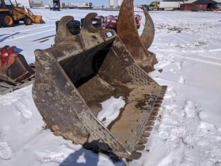 WBM 93" General Use Bucket w/ Digging Edge to Fit Excavator
