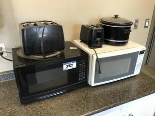 Lot of (2) Microwaves, (2) Toaster, and Crock Pot