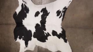 Cow Hide Blk / Wht Rug