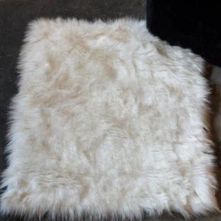 Union Rustic Shawnta Off-White Faux Sheepskin Area Rug 5' x 8' (UNRS2852_22484439)