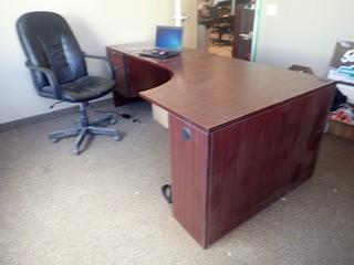 Lot of L-Shaped Single Pedestal Desk, Task Chair and 3-drawer Cabinet. 