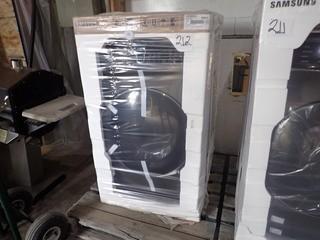 Samsung DVE60M9900AV Black Electric Dryer. **NEW IN BOX**