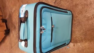 American Tourister - 20" - Teal - Soft Sided Lugagge