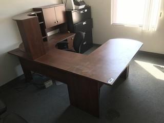 Lot of U-Shaped Desk w. Overhead Hutch and Task Chair