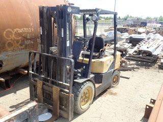Daewoo G30P LPG Forklift. 3-stage Mast, Side Shift, Showing 14,327hrs. **REQUIRES REPAIR, LOCATED IN STETTLER EAST YARD**