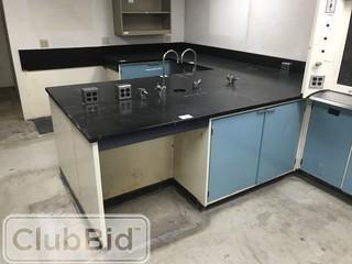 L-Shaped 131" X 112" Worktop w/ Electrical Outlets, Air/ Gas, and Water