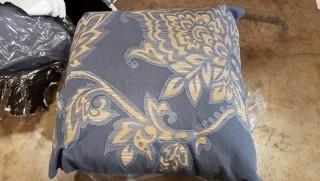Rizzy Home Floral Print 18-inch Decorative Throw Pillow