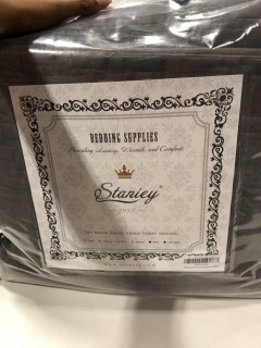 Staniey King P&R Bedding Modern Wir. Grey King Z000WJPSRGF